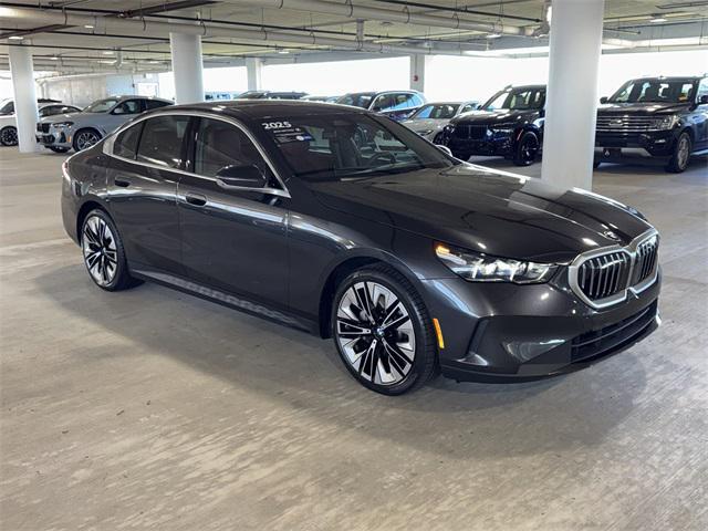 Photo of 2025 Dark Graphite Metallic BMW 530
