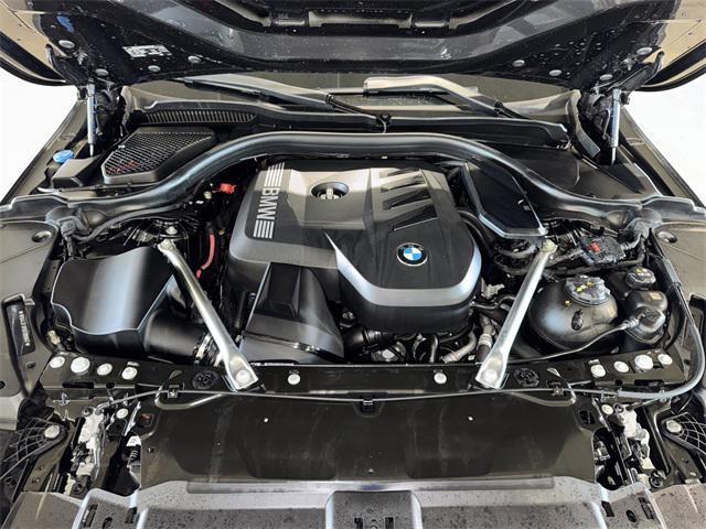 Photo of 2025 Dark Graphite Metallic BMW 530