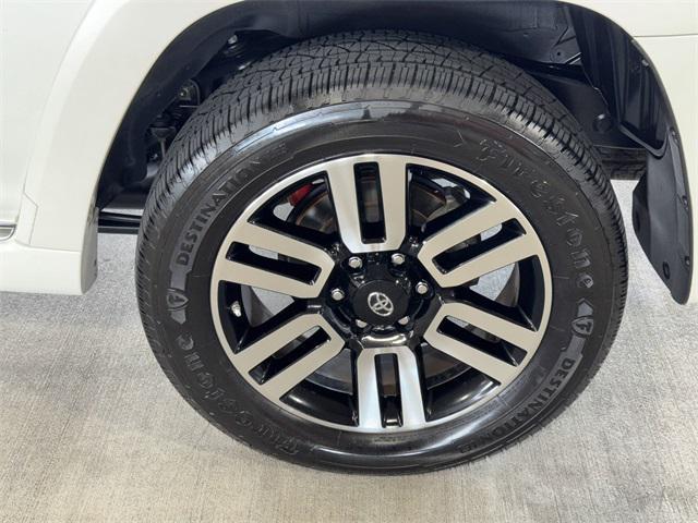 Photo of 2021 Blizzard Pearl Toyota 4Runner