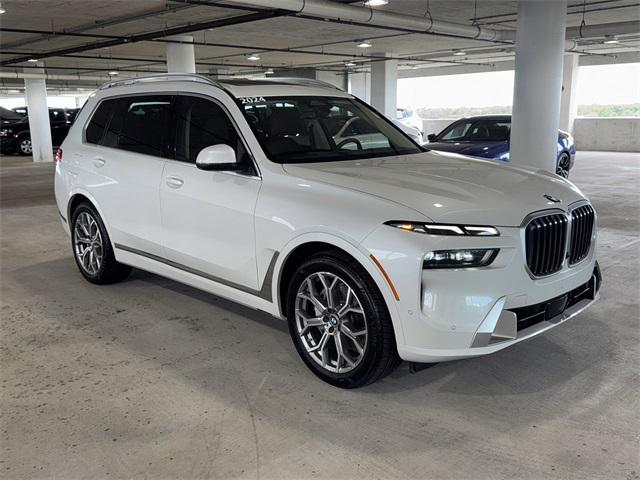 Photo of 2024 White Metallic BMW X7