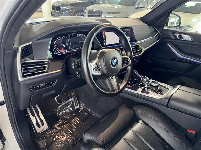 Photo of 2022 Alpine White BMW X7