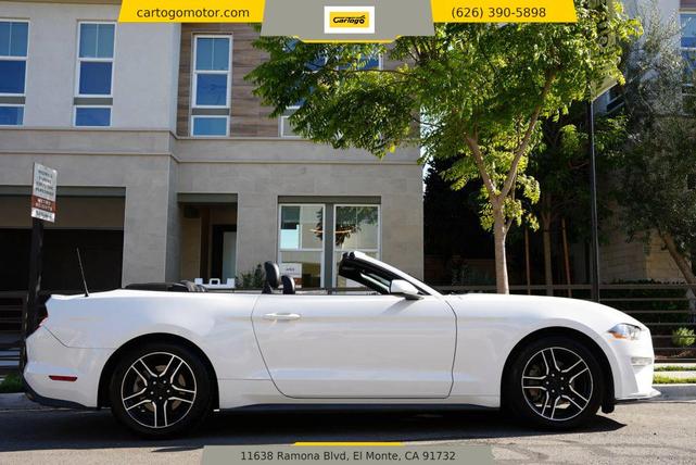 Photo of 2021 White Ford Mustang