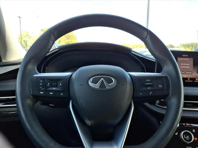 Photo of 2024 Glacier White INFINITI QX60