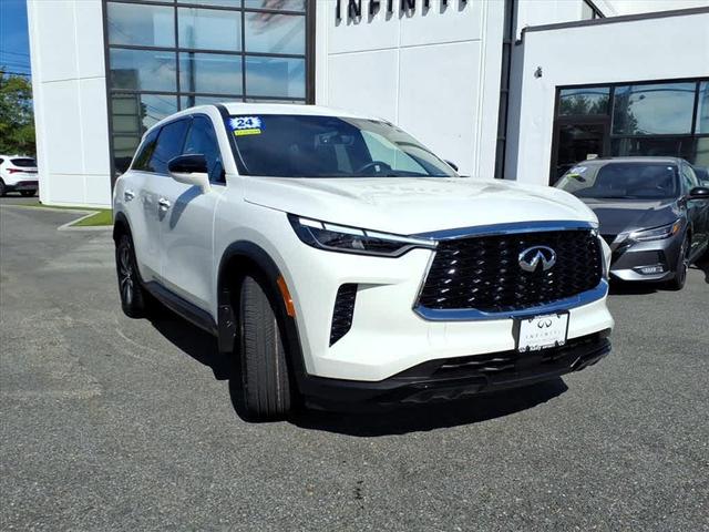 Photo of 2024 Glacier White INFINITI QX60
