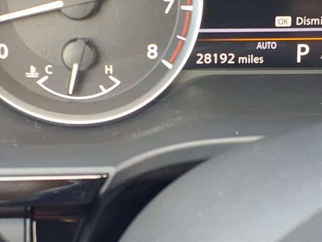 Photo of 2024 Glacier White INFINITI QX60