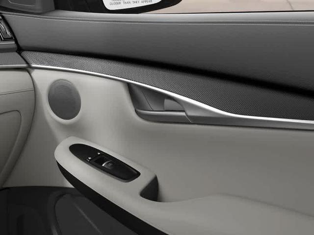 Photo of 2025 Radiant White INFINITI QX50