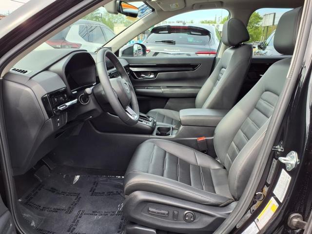 Photo of 2024 Crystal Black Pearl Honda CR-V