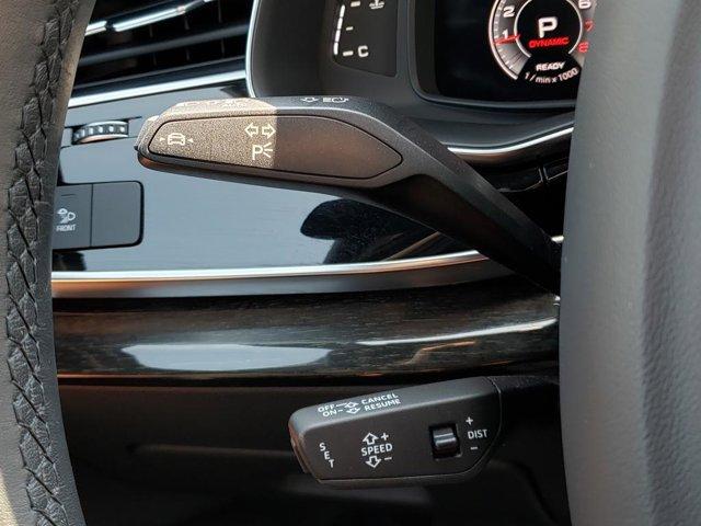Photo of 2023 Gray Metallic Audi Q7