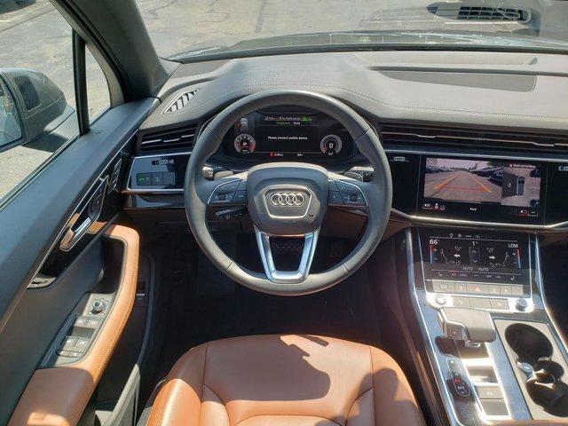 Photo of 2023 Gray Metallic Audi Q7