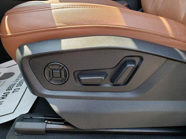 Photo of 2023 Gray Metallic Audi Q7