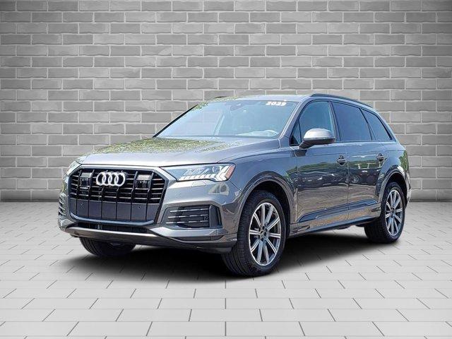 Photo of 2023 Gray Metallic Audi Q7