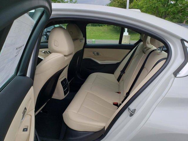 Photo of 2025 Mineral White Metallic BMW 330