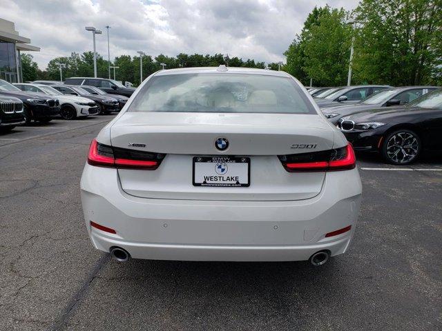 Photo of 2025 Mineral White Metallic BMW 330