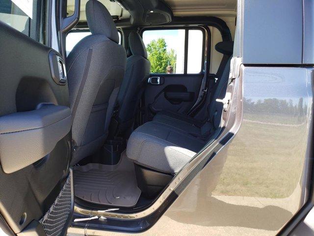 Photo of 2025 Granite Crystal Metallic Clearcoat Jeep Gladiator
