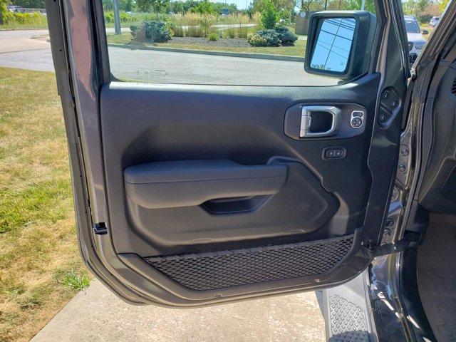 Photo of 2025 Granite Crystal Metallic Clearcoat Jeep Gladiator