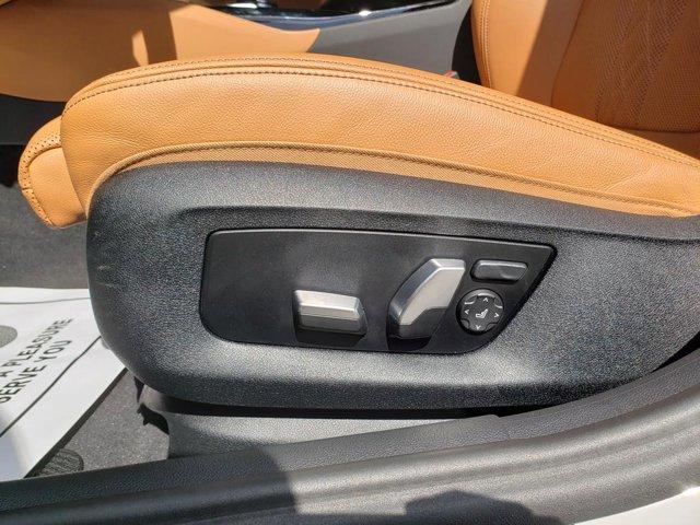Photo of 2023 Alpine White BMW 540