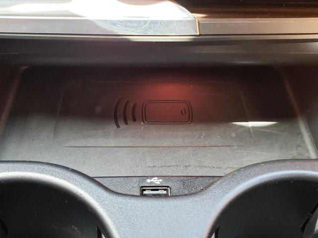 Photo of 2023 Alpine White BMW 540