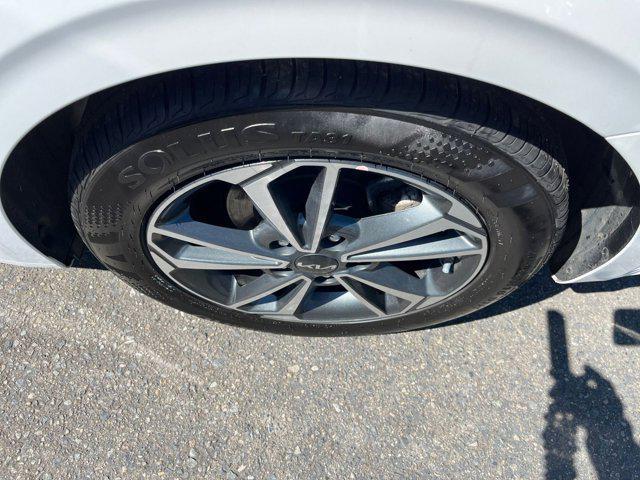 Photo of 2024 Snow White Pearl Kia Forte