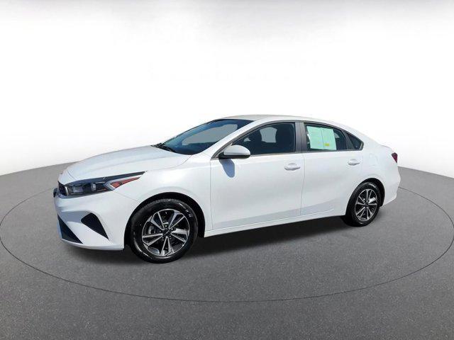 Photo of 2024 Snow White Pearl Kia Forte