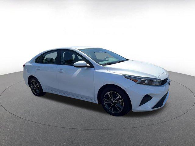 Photo of 2024 Snow White Pearl Kia Forte