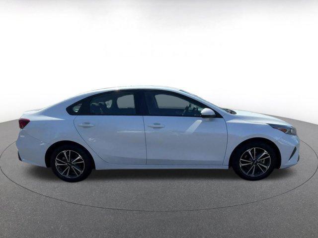 Photo of 2024 Snow White Pearl Kia Forte
