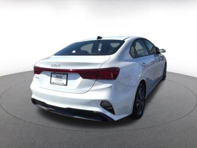 Photo of 2024 Snow White Pearl Kia Forte