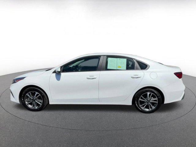 Photo of 2024 Snow White Pearl Kia Forte