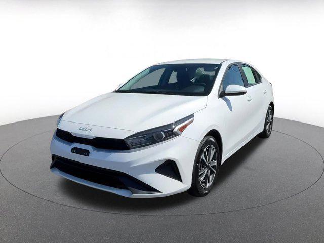 Photo of 2024 Snow White Pearl Kia Forte