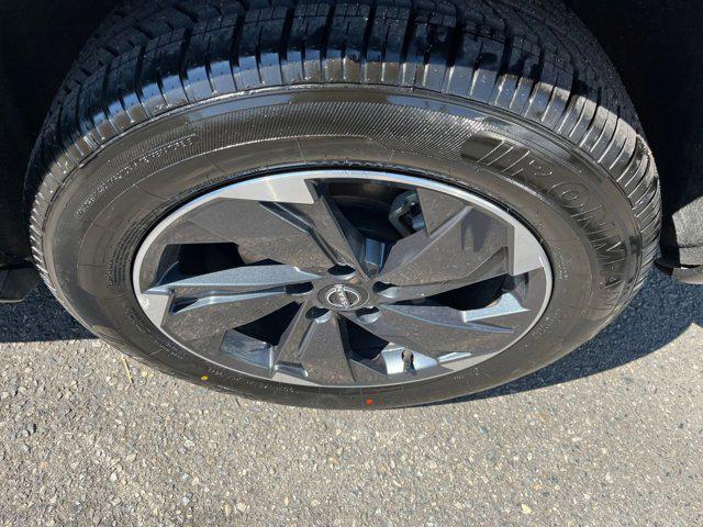 Photo of 2024 Gun Metallic Nissan Rogue