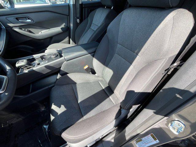 Photo of 2024 Gun Metallic Nissan Rogue