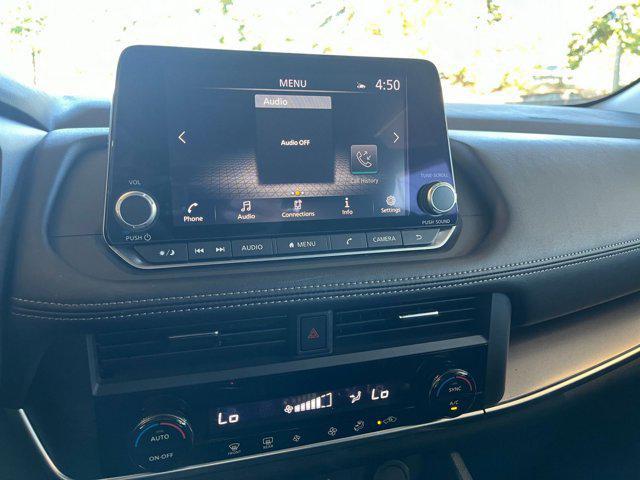 Photo of 2024 Super Black Nissan Rogue
