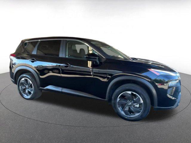 Photo of 2024 Super Black Nissan Rogue