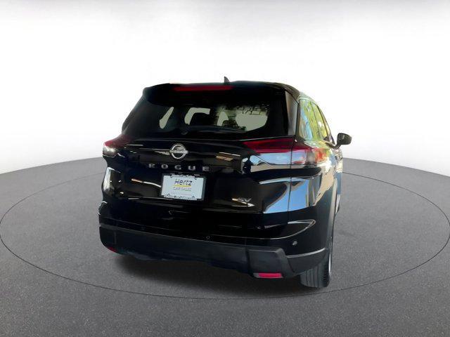 Photo of 2024 Super Black Nissan Rogue