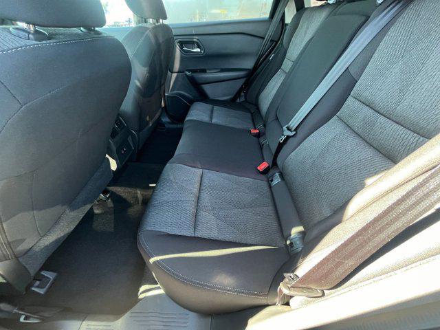 Photo of 2024 Super Black Nissan Rogue