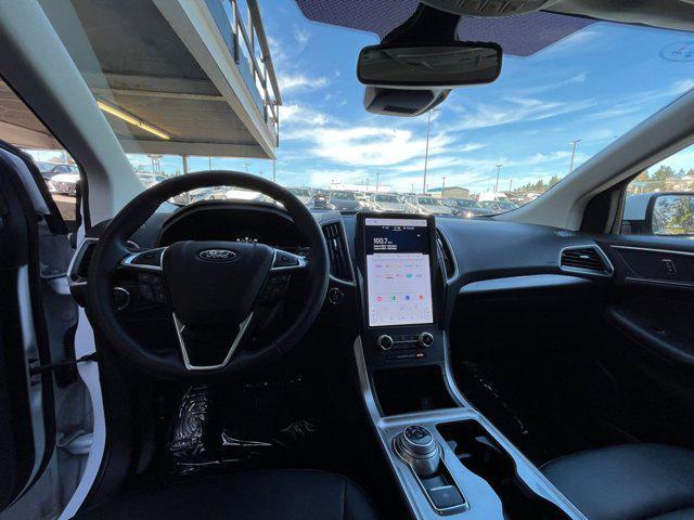 Photo of 2024 Oxford White Ford Edge