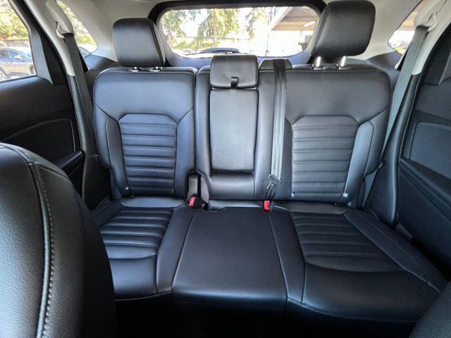 Photo of 2024 Oxford White Ford Edge