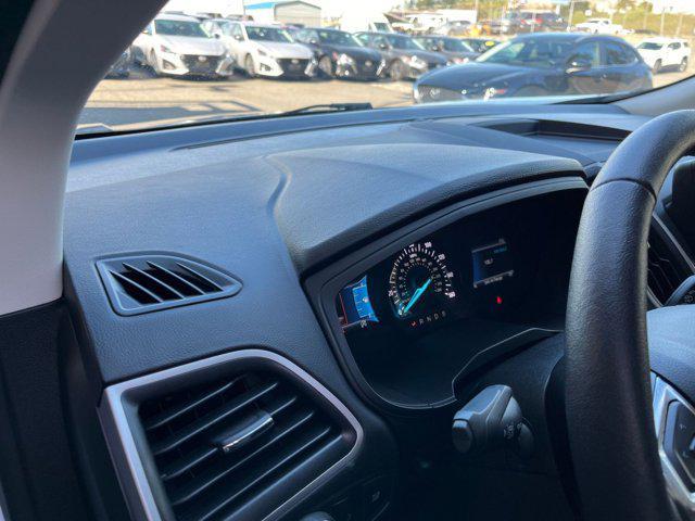 Photo of 2024 Oxford White Ford Edge