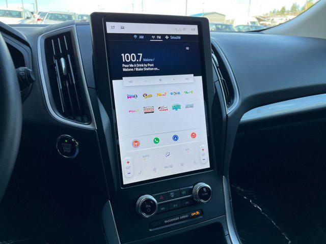 Photo of 2024 Oxford White Ford Edge