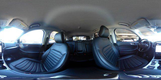 Photo of 2024 Oxford White Ford Edge