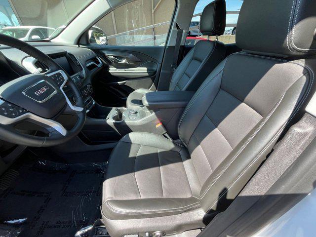 Photo of 2024 Summit White GMC Terrain