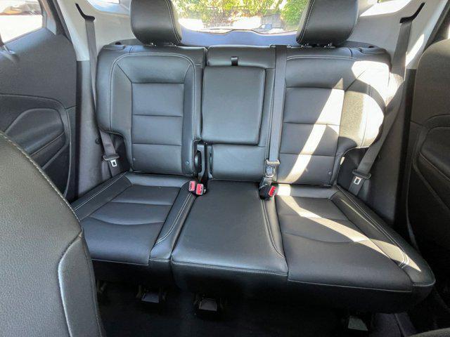 Photo of 2024 Summit White GMC Terrain