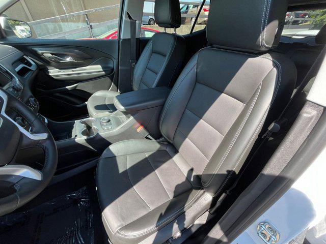 Photo of 2024 Summit White GMC Terrain