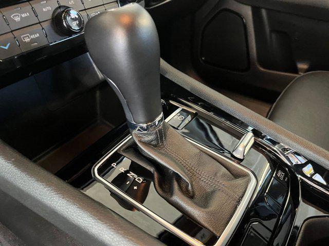 Photo of 2025 Bright White Clearcoat Jeep Compass