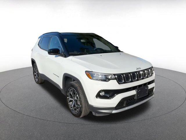 Photo of 2025 Bright White Clearcoat Jeep Compass