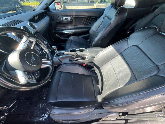 Photo of 2023 Iconic Silver Metallic Ford Mustang