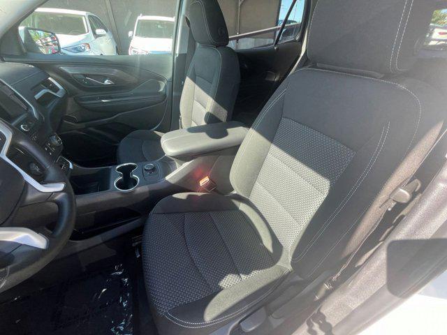 Photo of 2024 Summit White GMC Terrain