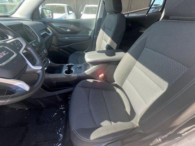 Photo of 2024 Summit White GMC Terrain