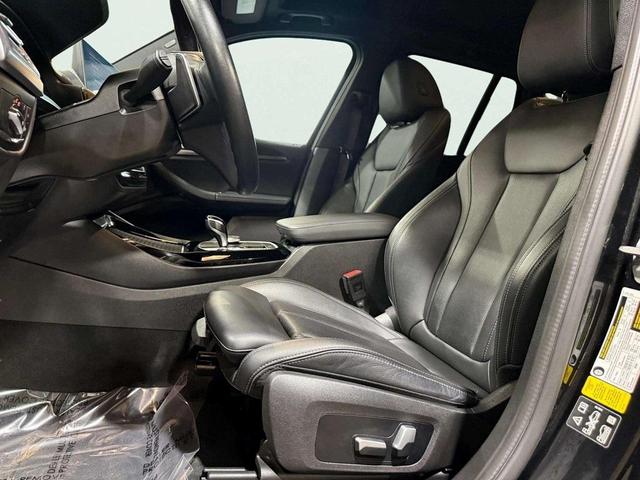 Photo of 2022 Jet Black BMW X3