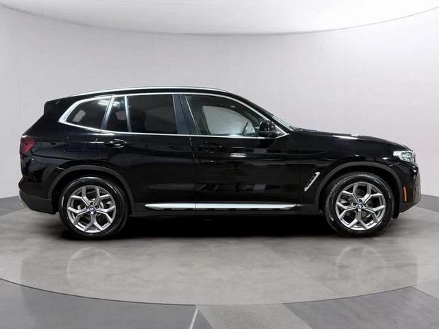 Photo of 2022 Jet Black BMW X3