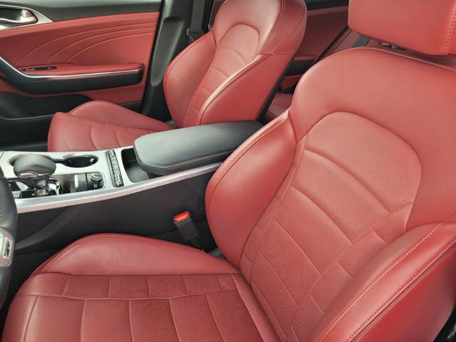 Photo of 2023 Snow White Pearl Kia Stinger